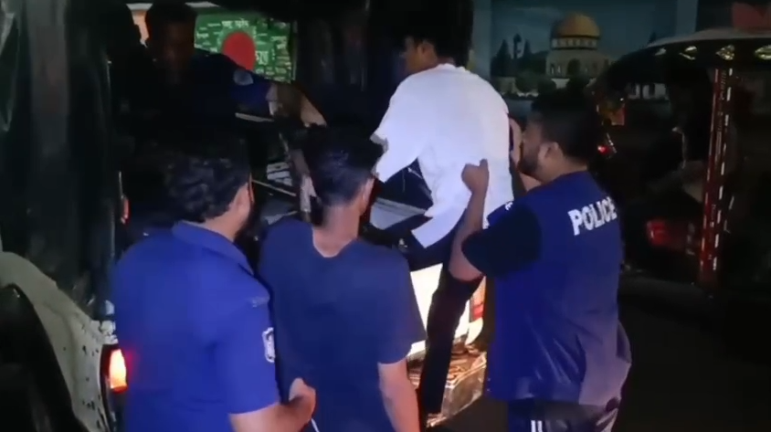 কুমিল্লায় কিশোর গ্যাংবিরোধী অভিযানে আটক ২৫২